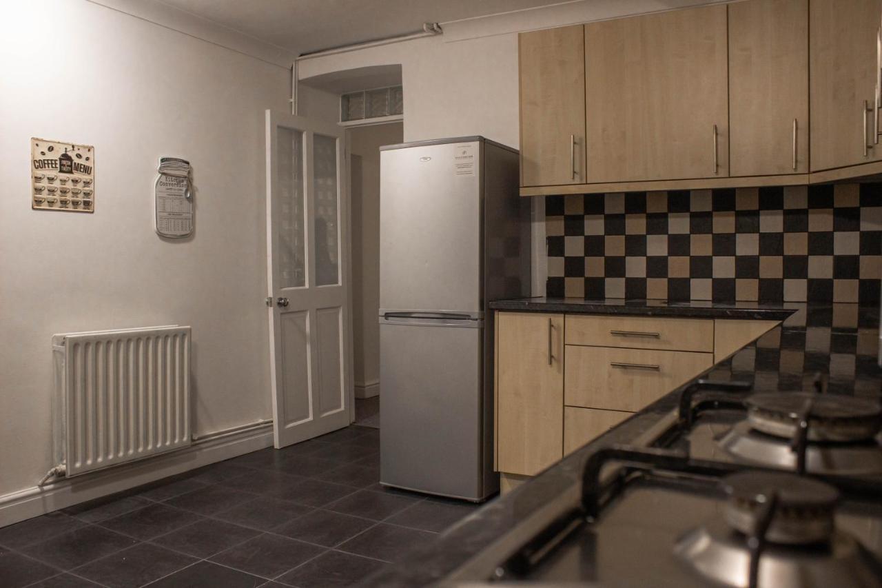 Business Friendly 3Br Home - King Size Beds & Centrally Located Swansea Exterior photo