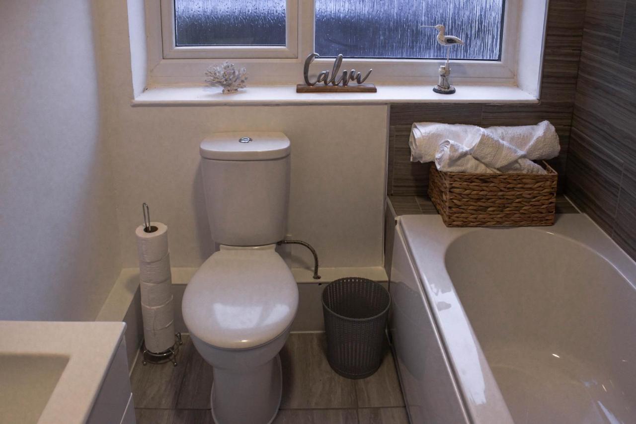 Business Friendly 3Br Home - King Size Beds & Centrally Located Swansea Exterior photo