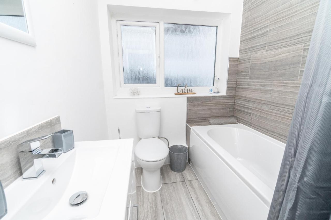 Business Friendly 3Br Home - King Size Beds & Centrally Located Swansea Exterior photo