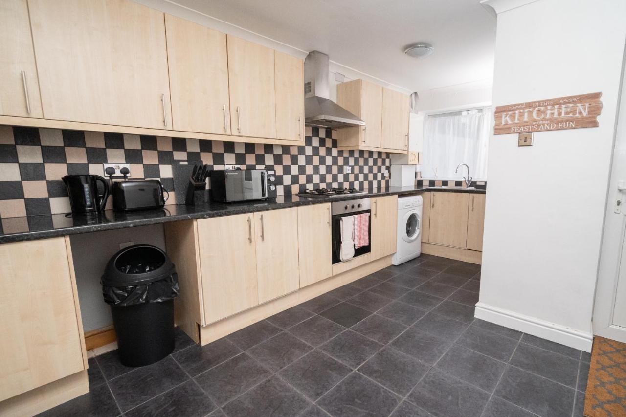 Business Friendly 3Br Home - King Size Beds & Centrally Located Swansea Exterior photo