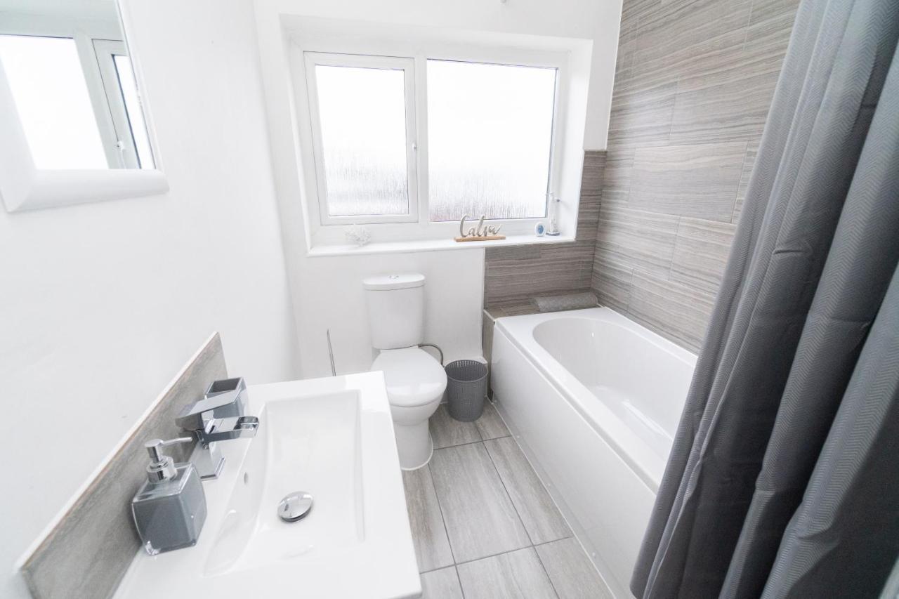Business Friendly 3Br Home - King Size Beds & Centrally Located Swansea Exterior photo